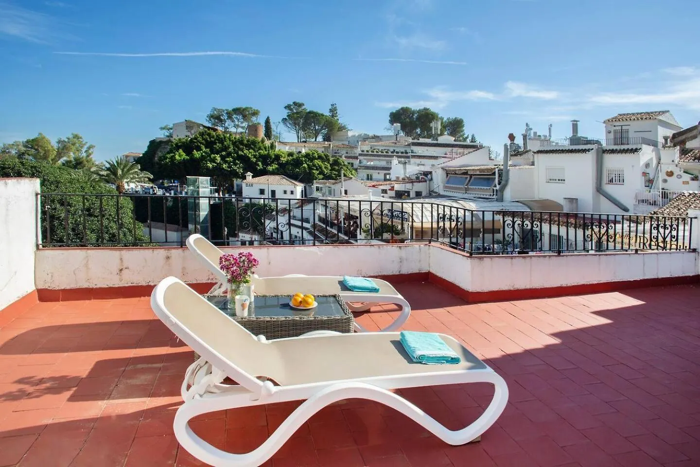 Sunny Terrace & Mountain Views Apartment Mijas